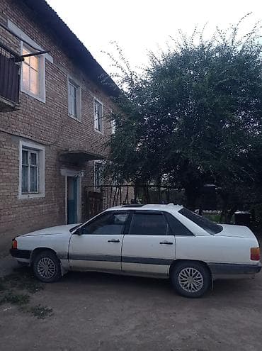 малолитражки на автомате: Audi 100: 1987 г., 1.8 л, Механика, Бензин, Седан — 3
