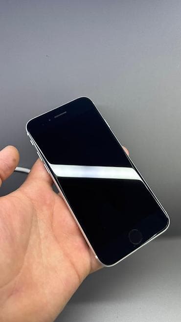 iphone se 2: IPhone SE 2020, Б/у, 64 ГБ, Белый, 79 % — 2