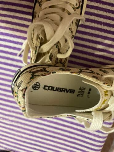 Туфли: Новый 36 размер 
Ватсап пишите — 3