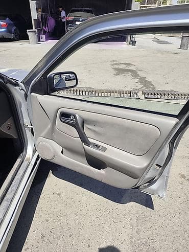 илизон машына: Nissan Primera: 2000 г., 1.8 л, Кол менен иштөөчү, Бензин, Лифтбек — 7