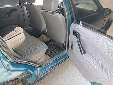 Транспорт: Volkswagen Passat Variant: 1990 г., 1.8 л, Кол менен иштөөчү, Бензин, Универсал — 7