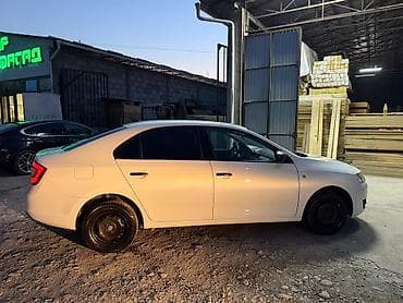 Транспорт: Skoda Rapid: 2017 г., 1.6 л, Механика, Бензин, Седан — 3