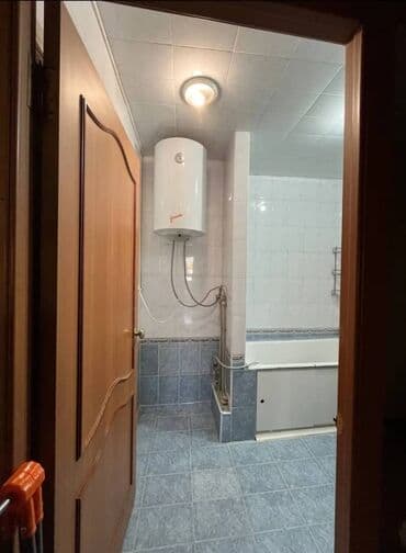 срочно продаётся 1 комнатная квартира в районе ошского рынка по улице кенсуйская 17: 4 комнаты, 86 м², 104 серия, 4 этаж, Косметический ремонт — 14