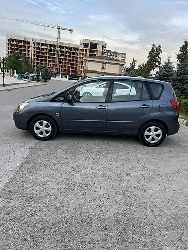 Toyota Corolla Verso: 2003 г., 1.6 л, Механика, Бензин, Минивэн — 8