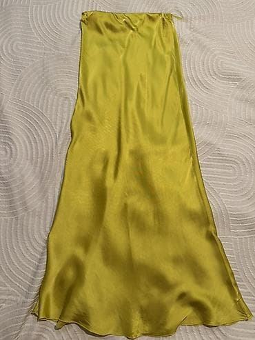 Очень эффектная шелковая юбка Massimo Dutti в трендовом lime оттенке 💛