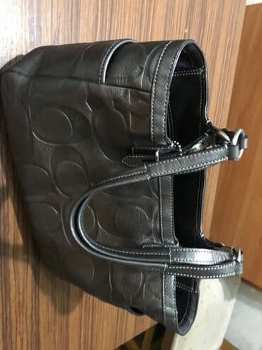 Кожаная сумка фирмы COACH, размер s, состояние отличное