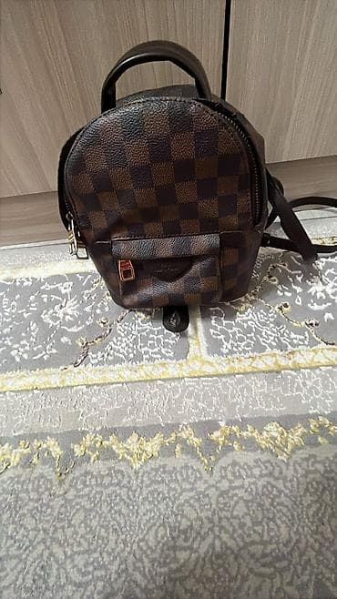 шелковые шарфы: Чехлы просто шикарного качества😍 всего за 200 сомов, а если возьмёте — 4