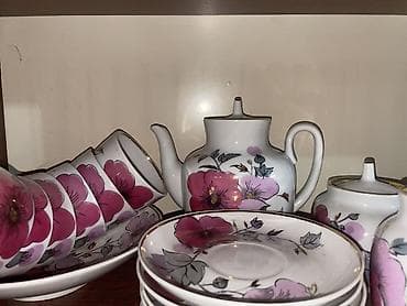 Дом и сад: Фарфоровый чайный сервиз с цветочным орнаментом в идеальном состоянии — 1