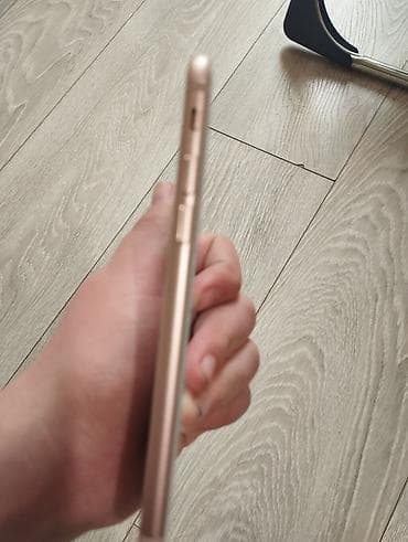 куплю стеклянные: IPhone 8, Б/у, 256 ГБ, Золотой, 100 % — 5