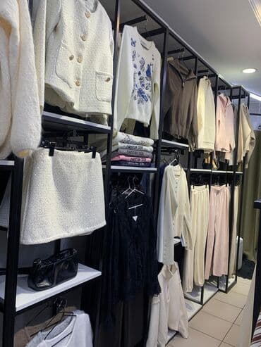 сдаю дом долгосрочное без хозяина: Сдается центральная часть бутика ! 📍 ТЦ Beta Stores (Чуй × Исанова) — 5