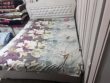 bed table: Двуспальная кровать с мягким изголовьем и выдвижными ящиками для — 1