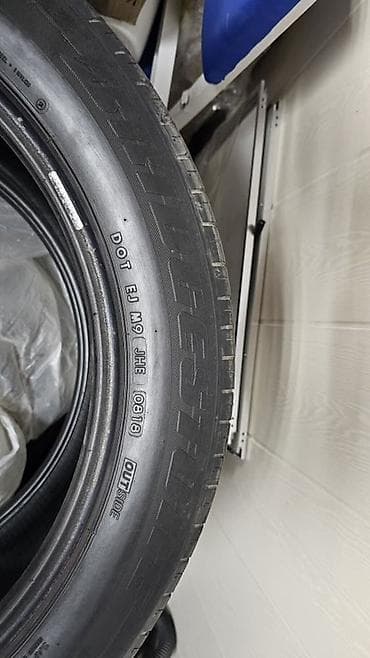 20: Комплект летних шин Bridgestone — 4 штуки. 235/55/20 Б/У Состояние — 2