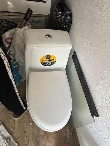 еврокуб бачок: Белый керамический унитаз Sanart с бачком и сиденьем. Модель имеет — 1