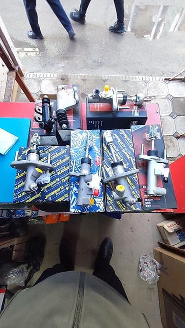 тормозной трос: Главные и рабочие цилиндры сцепления и тормозные цилиндры (задние — 1