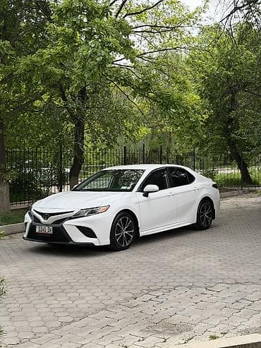 бампер таета виш: Toyota Camry: 2019 г., 2.5 л, Автомат, Бензин, Седан — 1