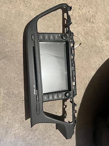 gt 9500: Штатная мультимедийная система/головное устройство с рамкой для — 2