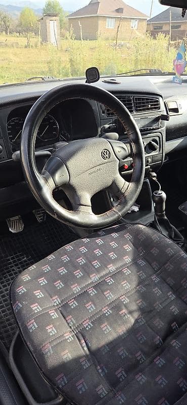 голп 3: Volkswagen Golf: 1992 г., 1.8 л, Механика, Бензин, Хэтчбэк — 4