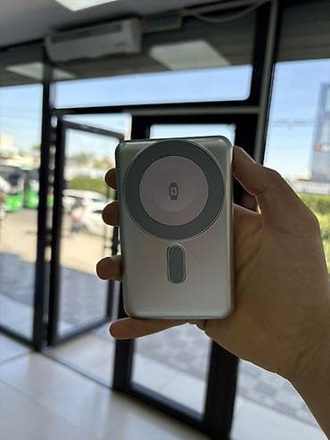 на аккумуляторе: Повербанк WiWU Elite Power Bank 10000 мА·ч - Емкость 10000 мА·ч — — 2
