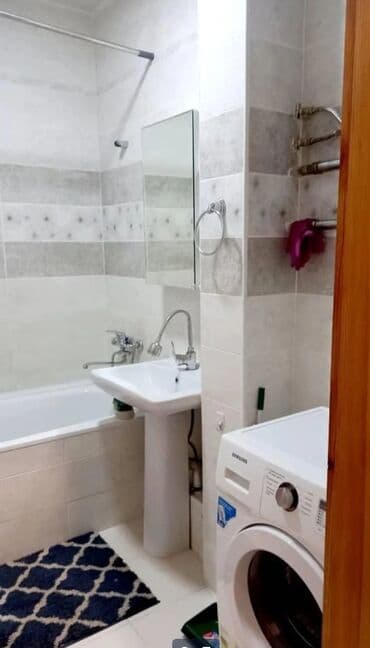 продаю квартиру 10 микрорайон: 3 комнаты, 80 м², 106 серия, 6 этаж — 5