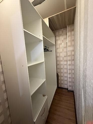 Батирлер: 1 бөлмө, Жал мкр (а.и. Жогорку, Ортоңку, Төмөнкү) Риелтор, Жаныбарлары жок, 1 жылдан баштап — 2