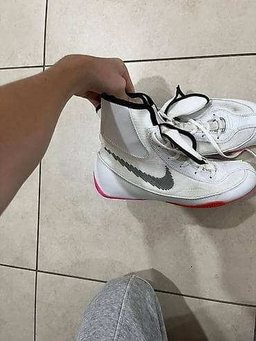 Мырзалардын бут кийими: Эркектердин кроссовкасы, 41, Nike, Колдонулган, түсү - Ак, Өзү алып кетүү — 2