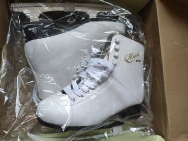Коньки: Продаю коньки, новые, размер 36 — 2