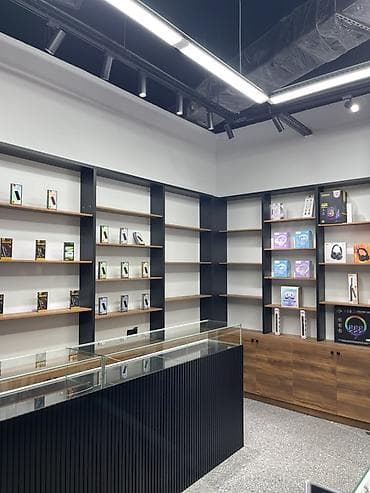 iphone 10plus: Сдаётся бутик ПК «Old Bishkek» Площадь — 24 мг Идеально под: • — 5