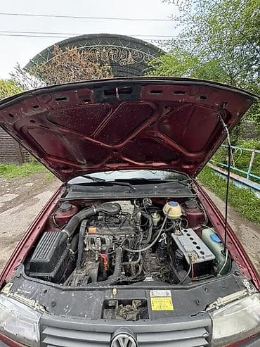 другие марки: Volkswagen Vento: 1993 г., 1.8 л, Механика, Бензин, Седан — 10