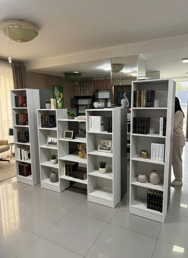 столы с полками: Модульные открытые стеллажи из ЛДСП в светлом древесном оттенке. - — 1