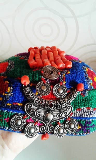 шапка с ушками которые поднимаются купить: Топу / тюбетейка с ручной вышивкой Выгодная цена с очень хорошей — 1