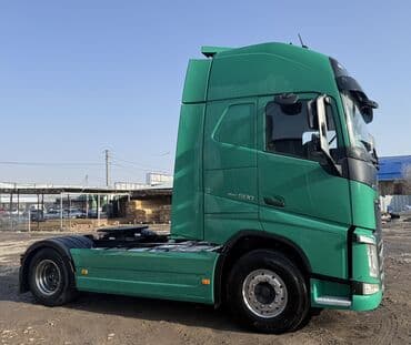 домик колесах: Тягач, Volvo, Без прицепа — 2