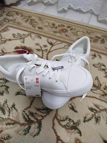 Жеке буюмдар: Кеды UNIQLO Canvas Sneakers - Цвет: 01 Off White (молочно‑белый) - — 3