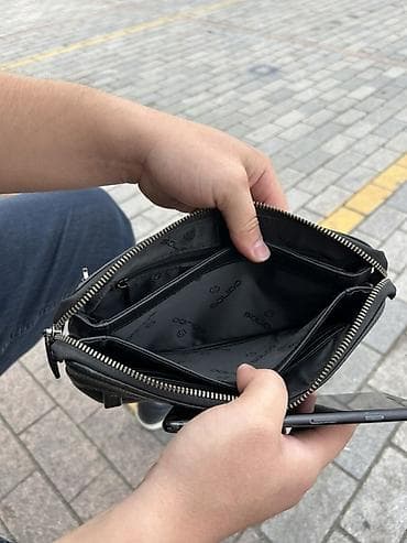 Сумки: Покупал за 30.000 в свое время, срочно деньги нужны продаю за — 6