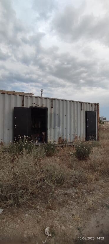 продаю вагончик: Продается контейнер оборудованный под склад.Разделен на 3 отдела,у — 5