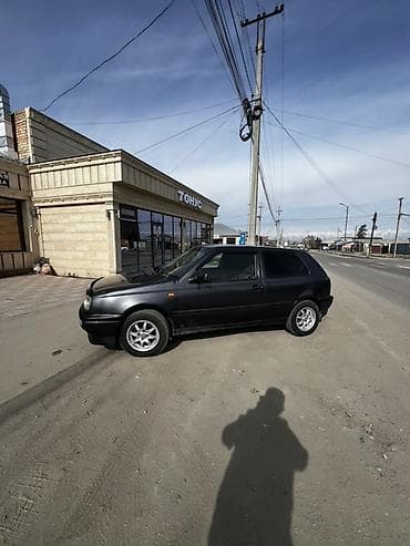 mazda 623: Volkswagen Golf: 1994 г., 1.8 л, Ручные, Бензин, Хэтчбэк — 3