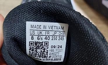 Кроссовки и спортивная обувь: Кроссовки, 39, Adidas, Б/у, Самовывоз — 2
