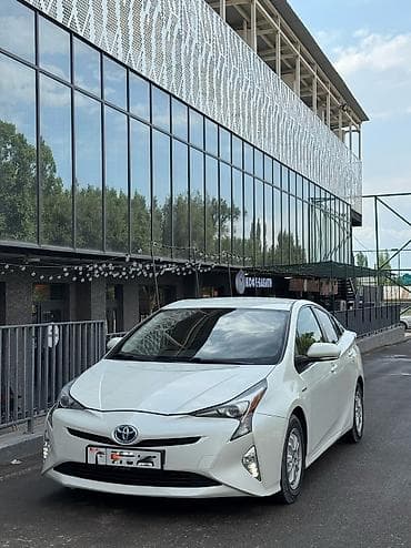 порш авто: Toyota Prius: 2017 г., 1.8 л, Вариатор, Гибрид, Лифтбек — 1