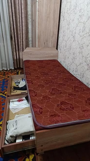 retro divan per page 40: Односпальная кровать, Б/у, С матрасом, длина - 220 см — 1