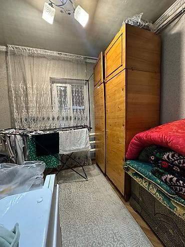 дом липенка: Продаётся жилой дом с двором и хозяйственными постройками. - — 10