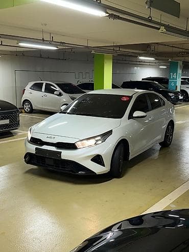 byd e2 2022: Kia K3: 2021 г., 1.6 л, Автомат, Бензин, Седан — 2