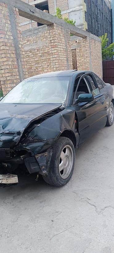 Audi A4: 1996 г., 1.6 л, Автомат, Газ, Седан — 2