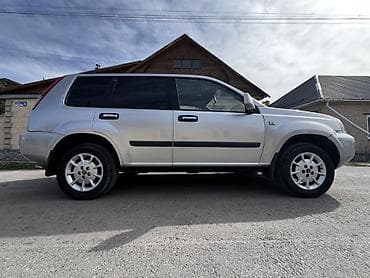 Унаа сатуу: Nissan X-Trail: 2005 г., 2 л, Кол менен иштөөчү, Бензин, Кроссовер — 6