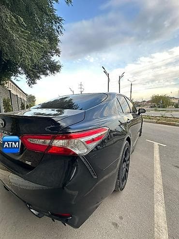 Toyota Camry: 2018 г., Бензин, Седан — 4