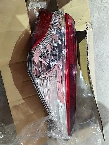 запчасти на ярис: Задний правый стоп-сигнал Toyota 2018 г., Б/у, Аналог, Китай — 1