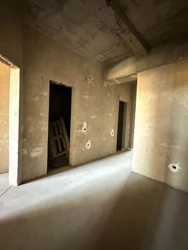 срочно продаётся 1 комнатная квартира в районе шлагбаум по улице кенсуйская 17 пересекает интергельпо: 3 комнаты, 85 м², Элитка, 3 этаж, ПСО (под самоотделку) — 9