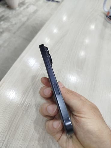 iphone 13 mini купить: IPhone 16 Pro, Б/у, 256 ГБ, Black Titanium, Защитное стекло, Чехол, 93 % — 5
