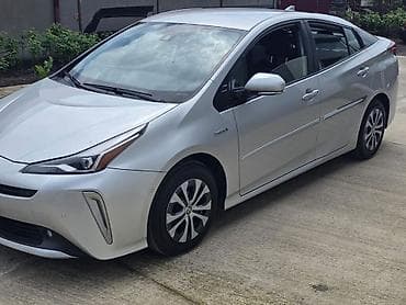 prius: Toyota Prius: 2019 г., 1.8 л, Автомат, Гибрид, Хэтчбэк — 2