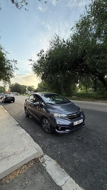 corolla 2018: Honda Fit: 2018 г., 1.5 л, Автомат, Бензин, Хэтчбэк — 5