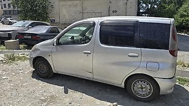 gets машина: Toyota Funcargo: 1999 г., Минивэн — 4