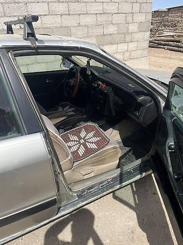 машина bwm: Audi 100: 1989 г., Кол менен иштөөчү, Бензин, Седан — 8